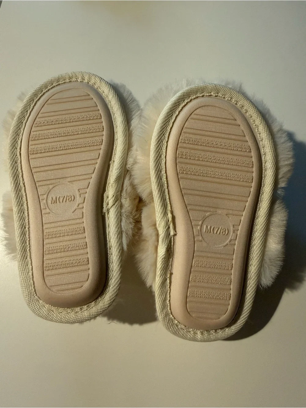 Toddler Target Plush Faux Fur Bow Slippers in Soft Cream